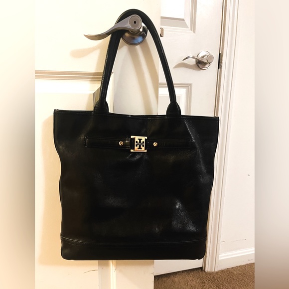 Tory Burch Handbags - Signature Tory Burch Black Leather Handbag with Oversized Gold Buckle.